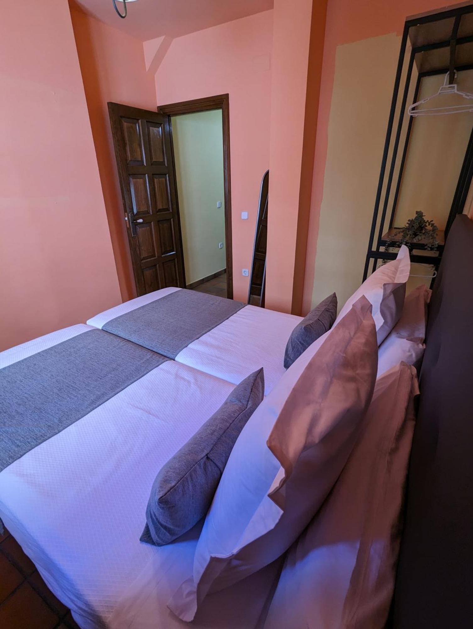 Apartamentos Hoz Del Huecar เกว็งกา ภายนอก รูปภาพ
