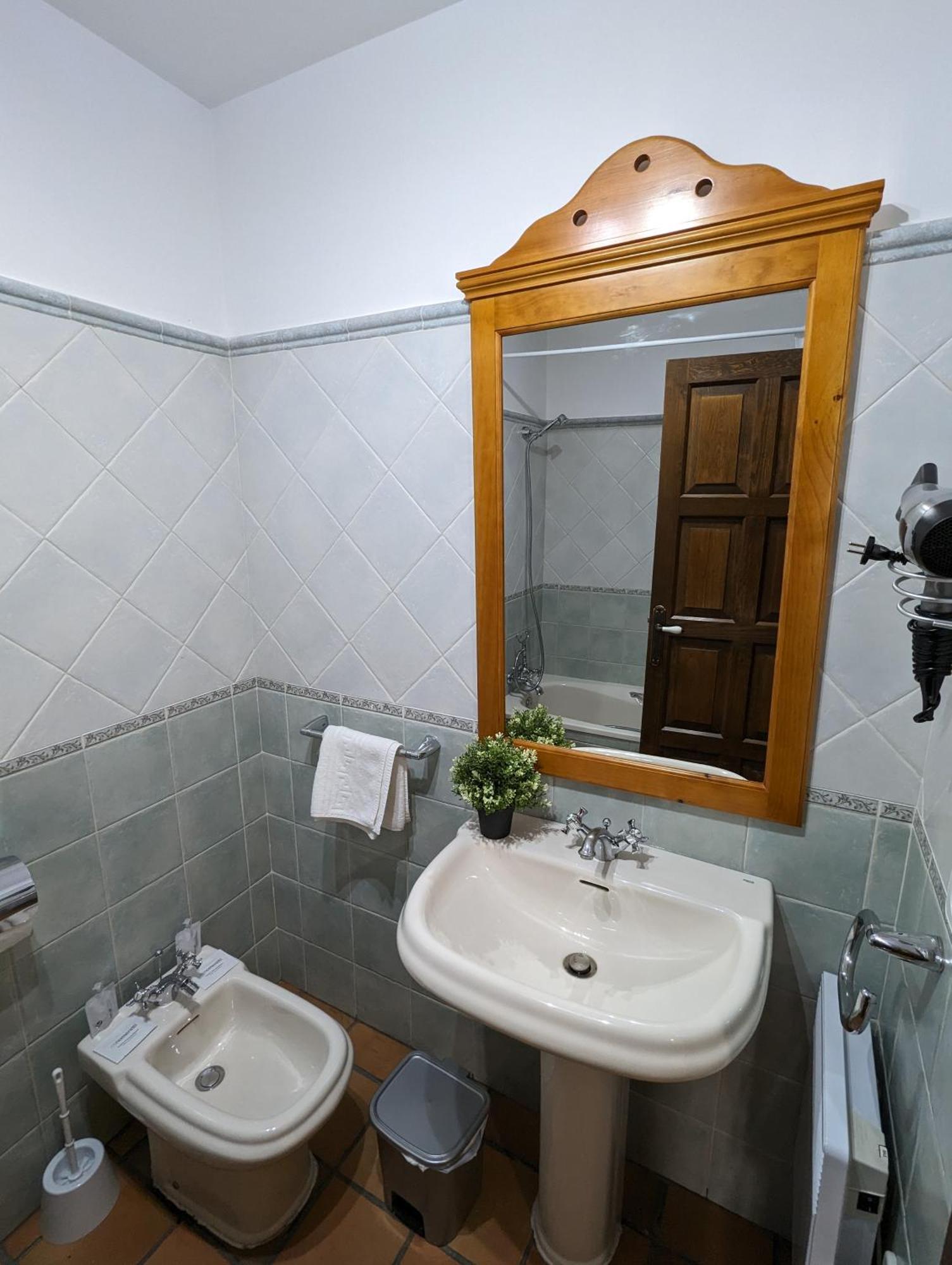 Apartamentos Hoz Del Huecar เกว็งกา ภายนอก รูปภาพ